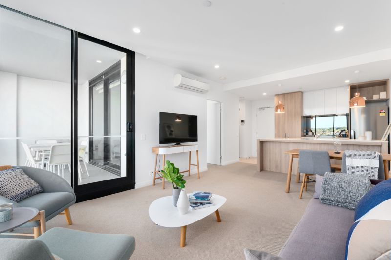 Great Location, Modern & Professional Lifestyle!