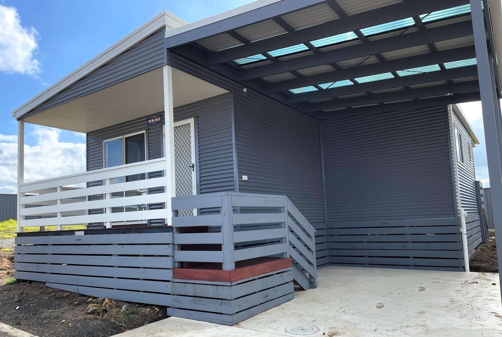 Portland Tourist Park - The Diamond Dove II - Site 202