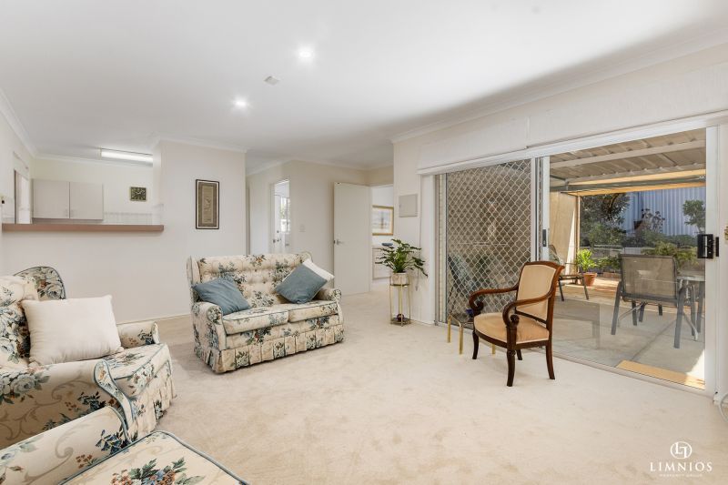 SOLD!. Beautifully presented, well maintained villa for the Over 55s