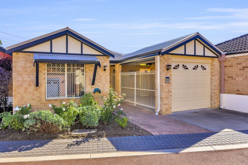 ARCADIA WATERS MADDINGTON - Enjoy The Serenity & Rear Gable Patio
