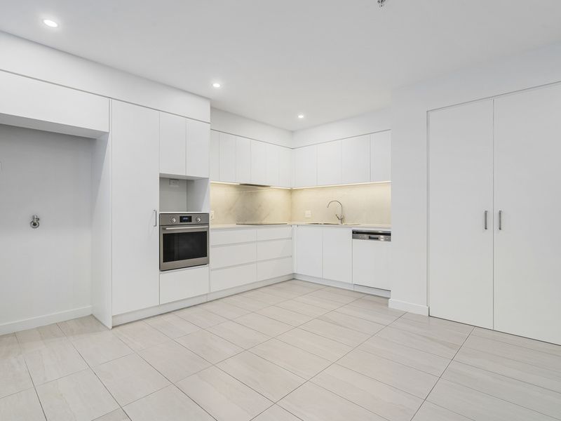 Ground Floor Apartment with Garden-View Balcony