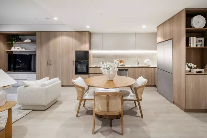 Spacious, light-filled 1-bedroom ground-floor apartment