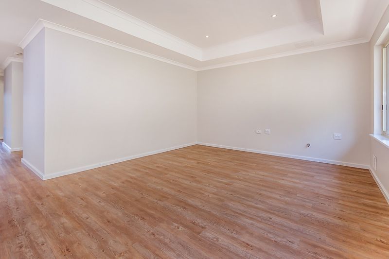 Refurbished  Bright and Modern Home