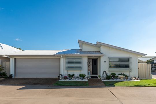 Spacious, Stylish & Perfectly Positioned for Easy Resort Living 