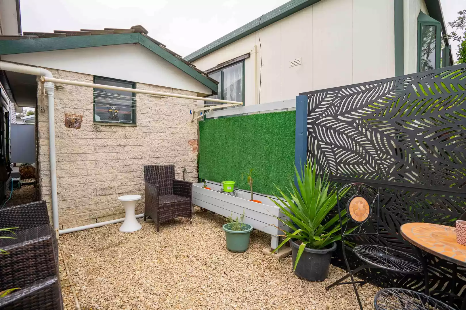 DEPOSIT TAKEN - UNDER CONTRACT - Great Value at Broadlands - Presentation Perfect - Private Courtyard