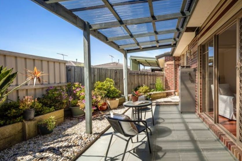 Unit 84 - Freshly painted ready for you to move in. Please call for an appointment.