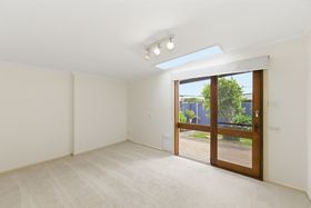 Beautiful Eighth Avenue