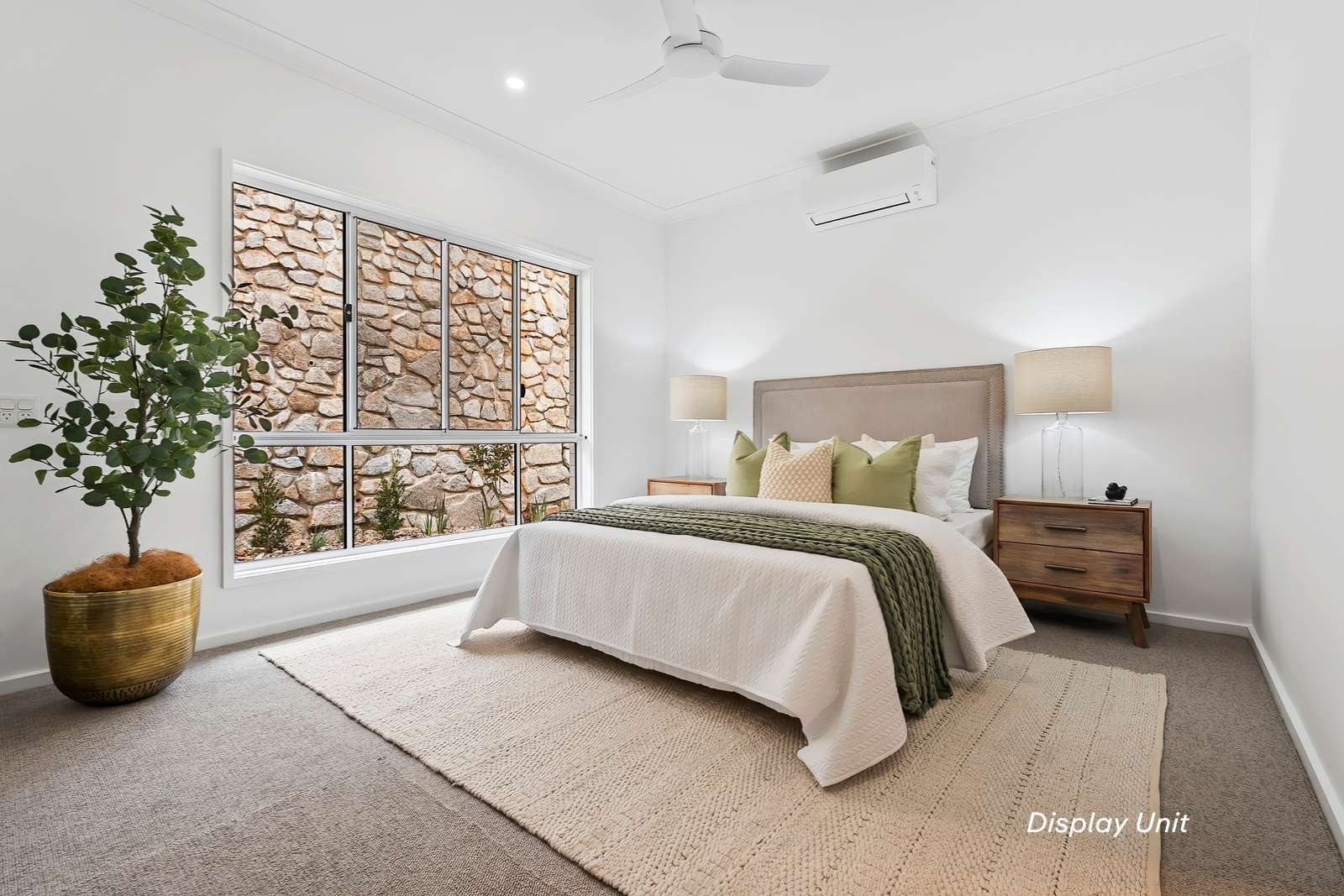 Final chance to buy a brand new Unit 