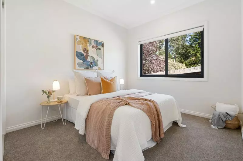 Contemporary Private Living overlooking Kurrajong Reserve