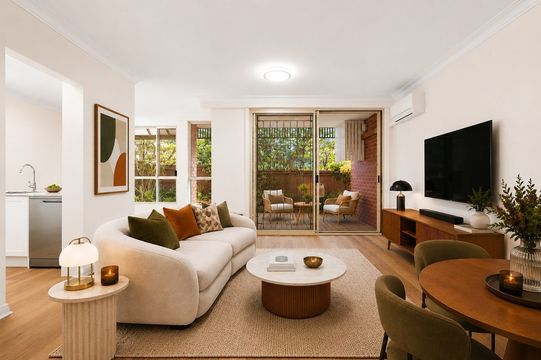 Spacious Ground-Floor Living Surrounded by Gardens