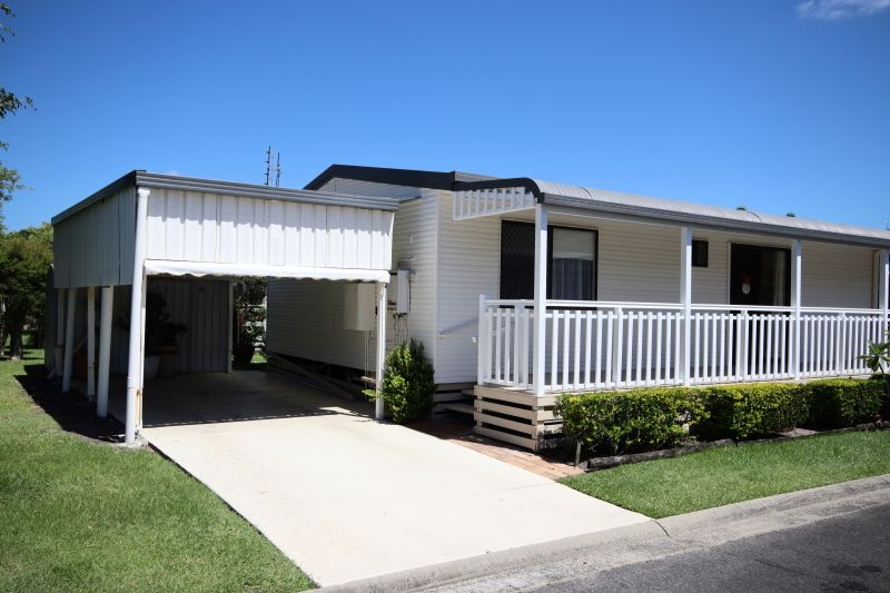 Tasman Holiday Park - North Star - Over 50's Residential Park
