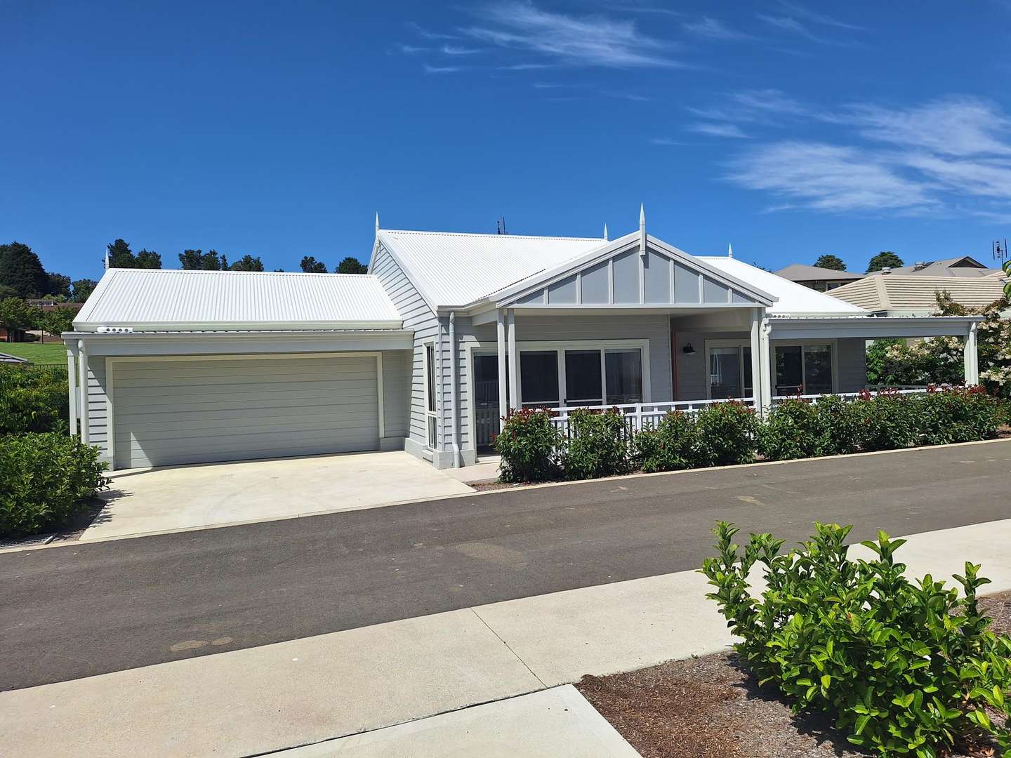 3 bedrooms, 2 bathrooms, double garage