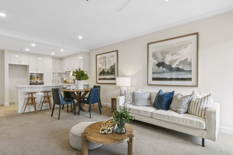 Gum tree and playing fields view - bright & spacious one-bedroom apartment