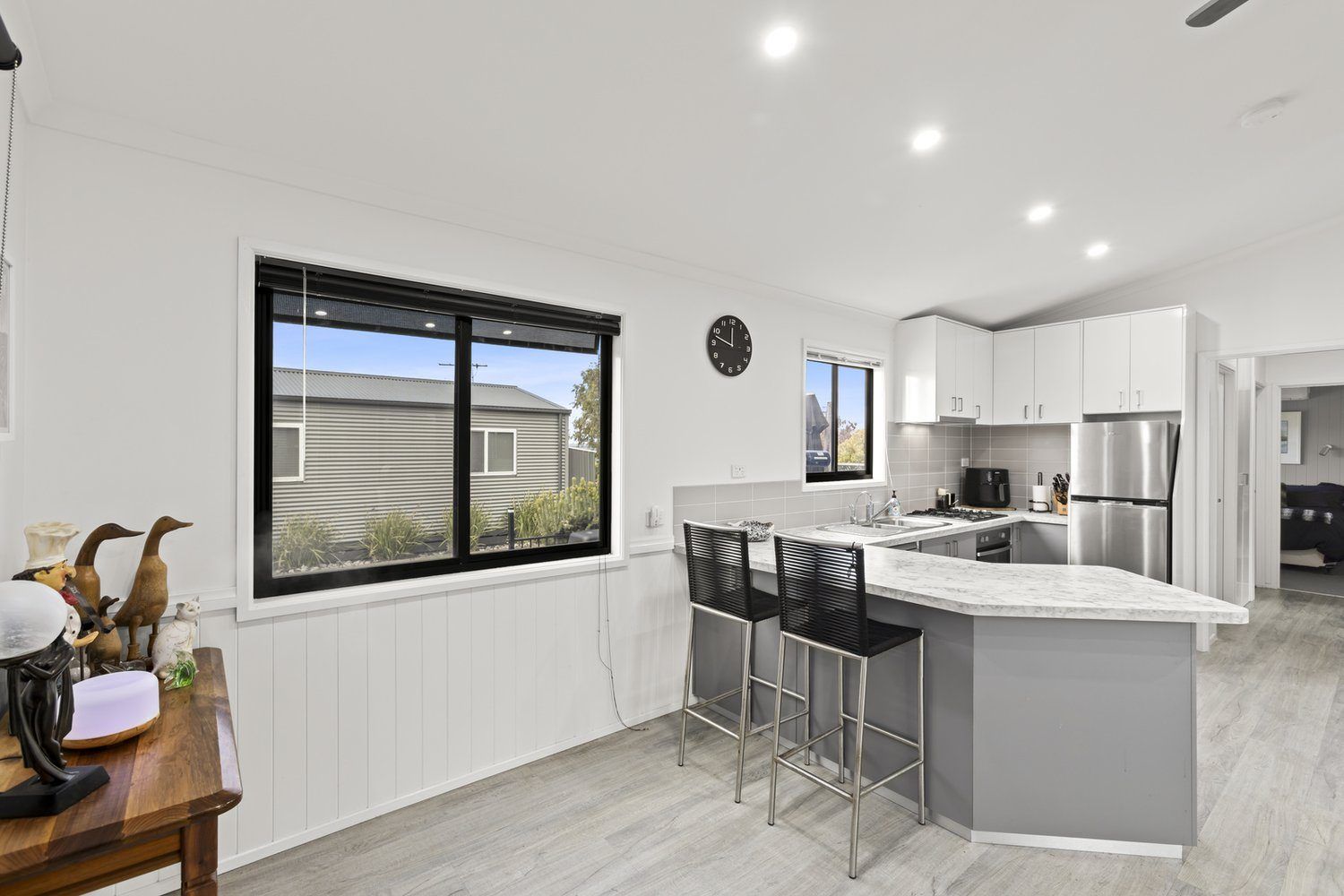 Modern Comfort and Outdoor Entertaining Appeal