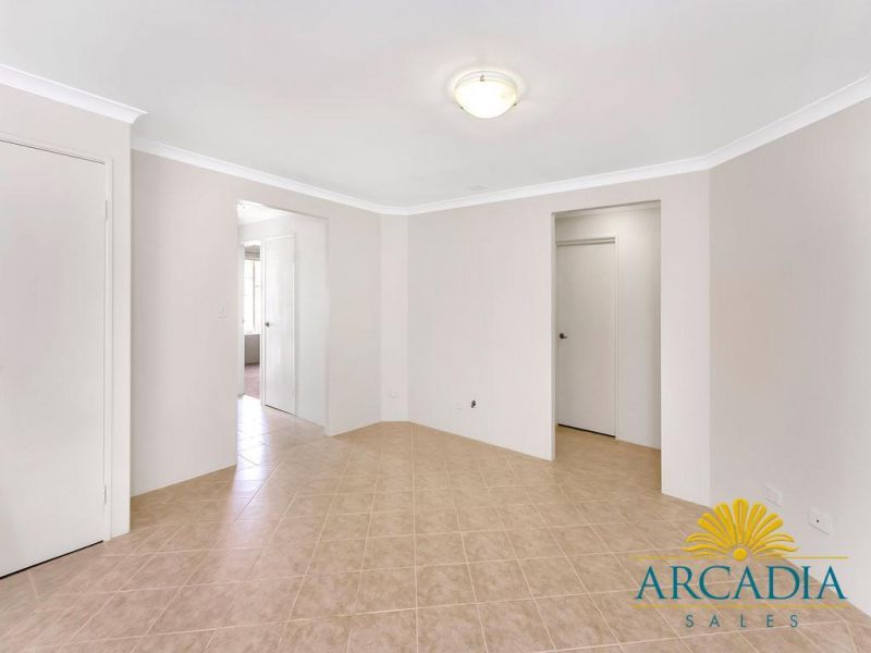 ARCADIA WATERS MADDINGTON - Close to the Clubhouse, with Stone Benchtops.