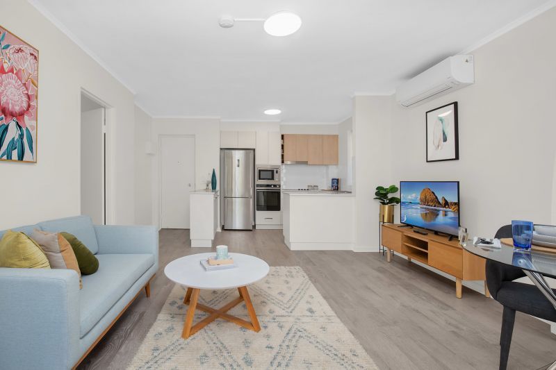 Apt 54 - Fully renovated 1 bed, east facing, close to parking