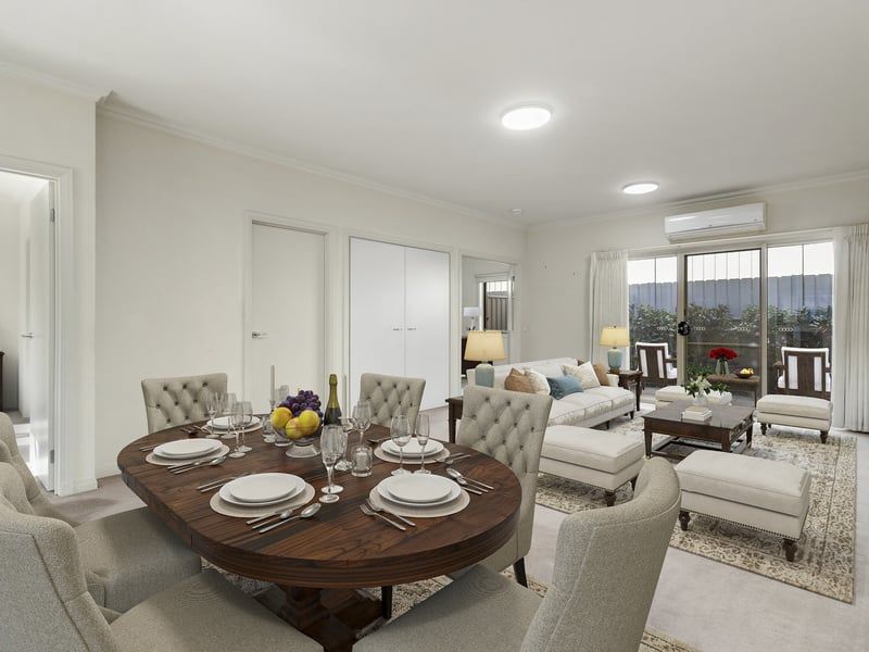 Stylish Home with Private Garden near Clubhouse