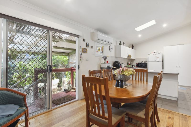 2 Bedrooms – Gardeners Delight!