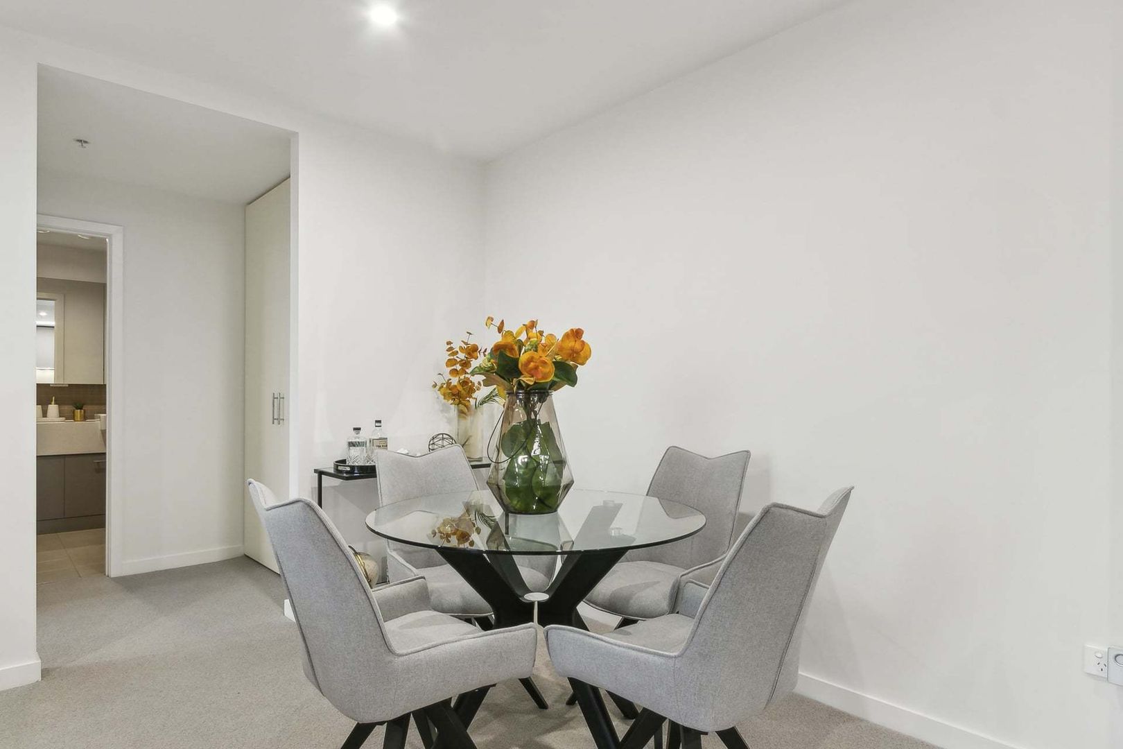 Modern, Light-Filled Apartment with Balcony and Secure Parking