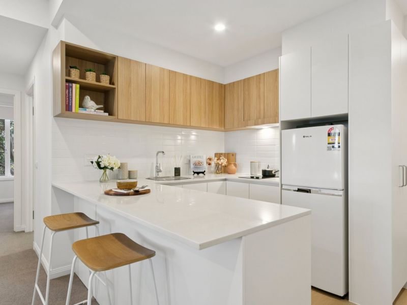 Refurbished Apartment with Leafy Balcony Retreat