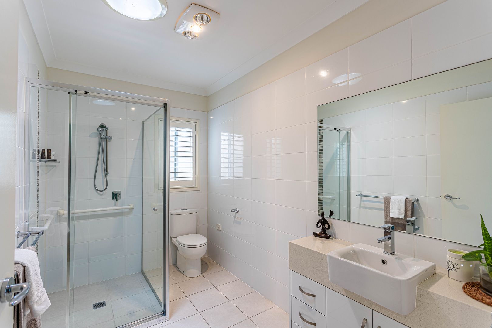 Palm Lake Resort Fern Bay - Immaculately presented