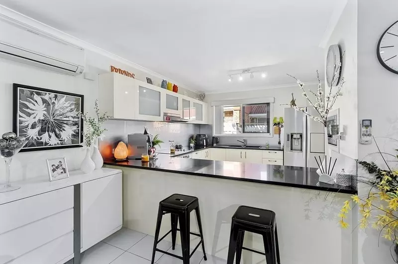 Stunning, spacious two bedroom villa with solar water and electricity!