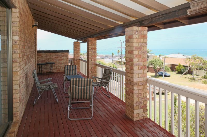 180 degree ocean views!