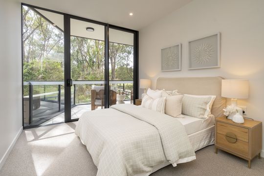 Well-positioned apartment boasting a roomy balcony