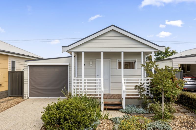 Charming Open-Plan Living with Alfresco Entertaining Spaces