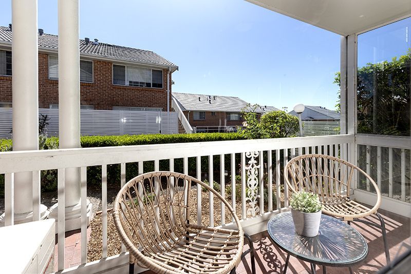 Surrounded by lovely gardens, beautifully renovated ground floor sun-filled unit, right opposite the croquet lawn.