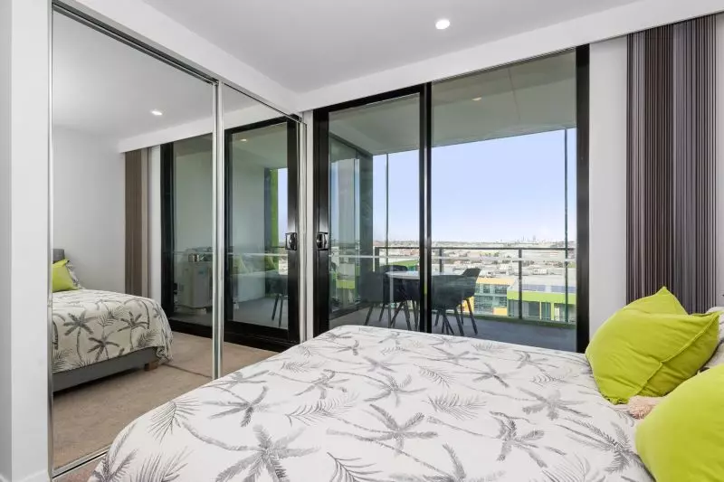 Stunning Views!! Lifestyle and Convenience!