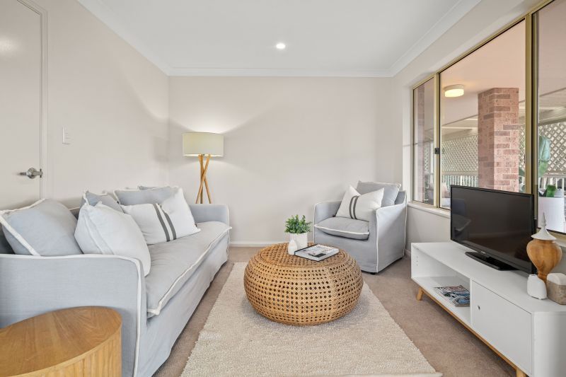 Spacious home just steps away from village amenities and Erina Fair