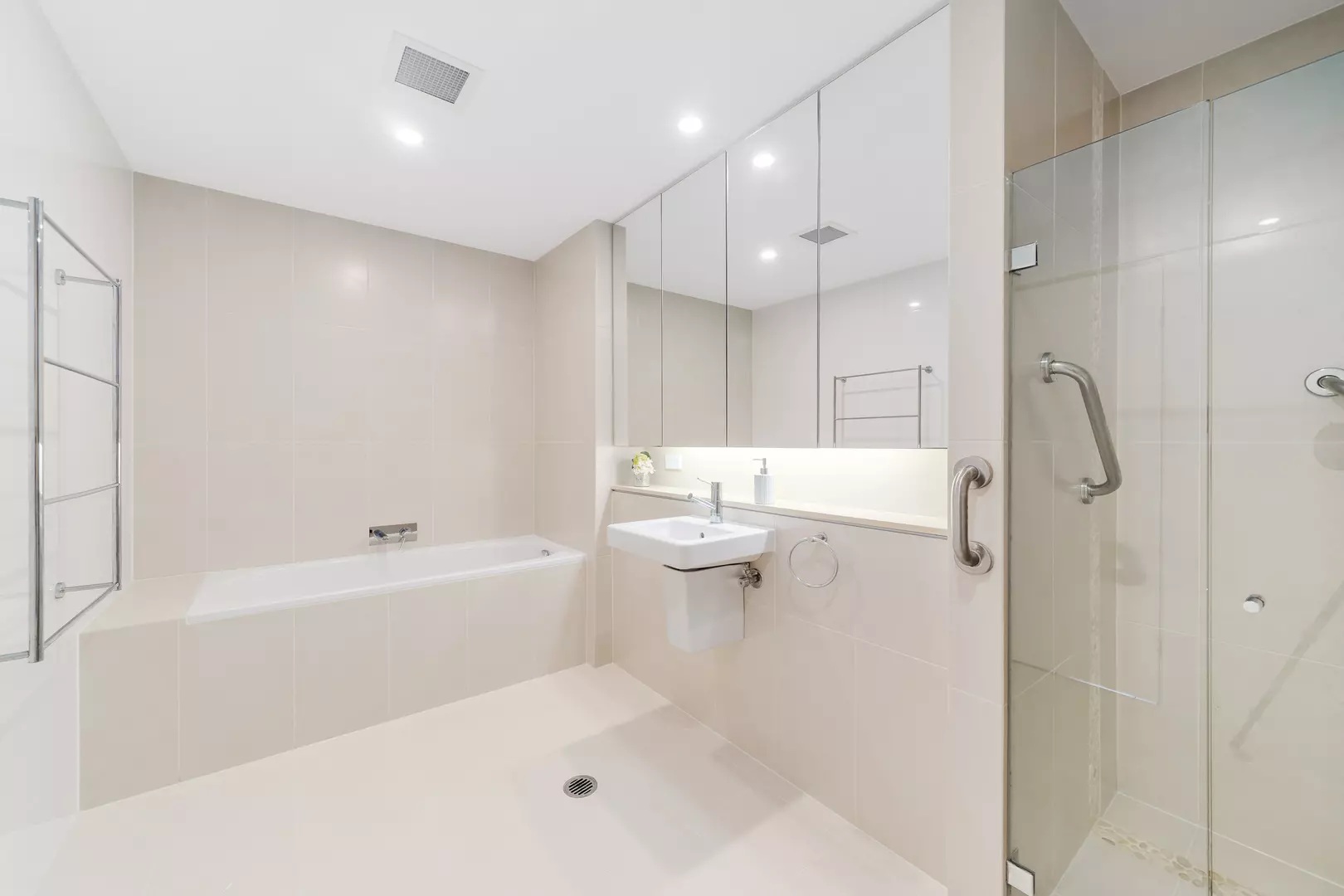 Whisper Quiet 3 Bedroom Apartment