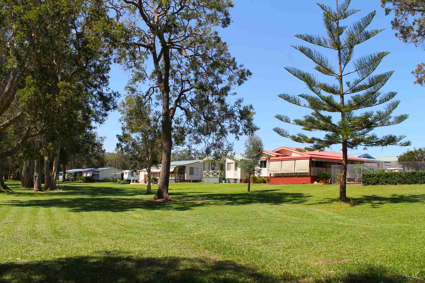Teraglin Lakeshore Over 50s living Chain Valley Bay