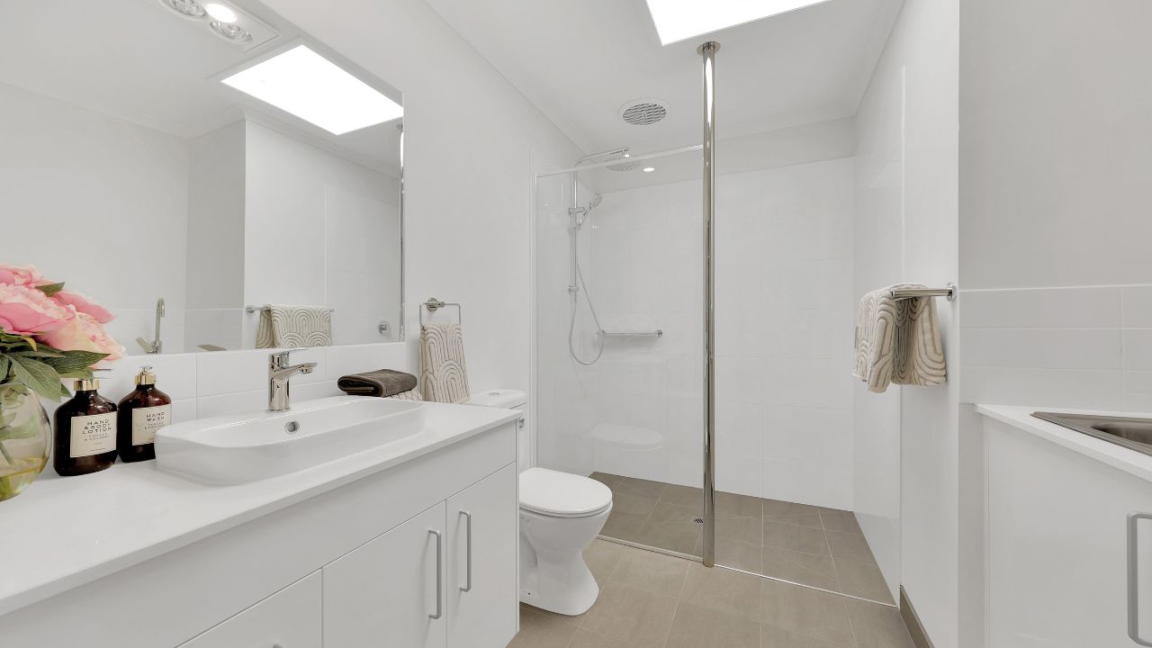 160/130 McLeod Road, Patterson Lakes