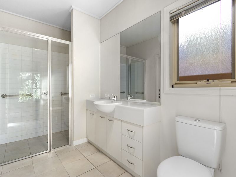 Stylish Residence Steps from the Clubhouse