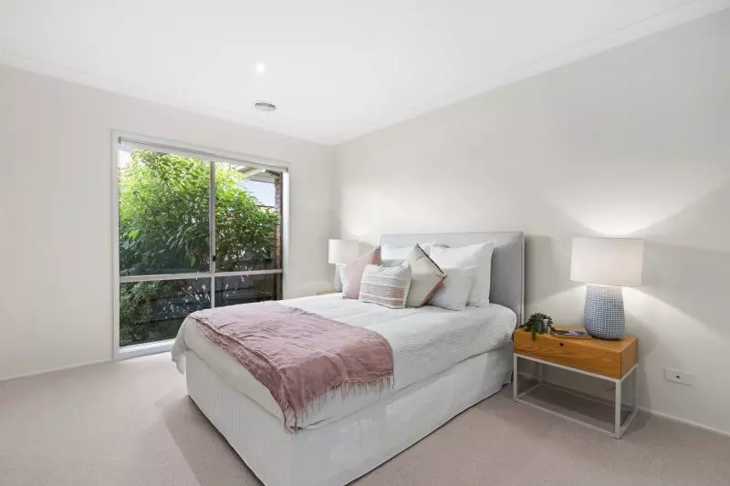 Stylish, 2-bedroom, modern villa close to the shops