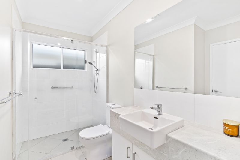 Tranquil Living, Spacious Backyard