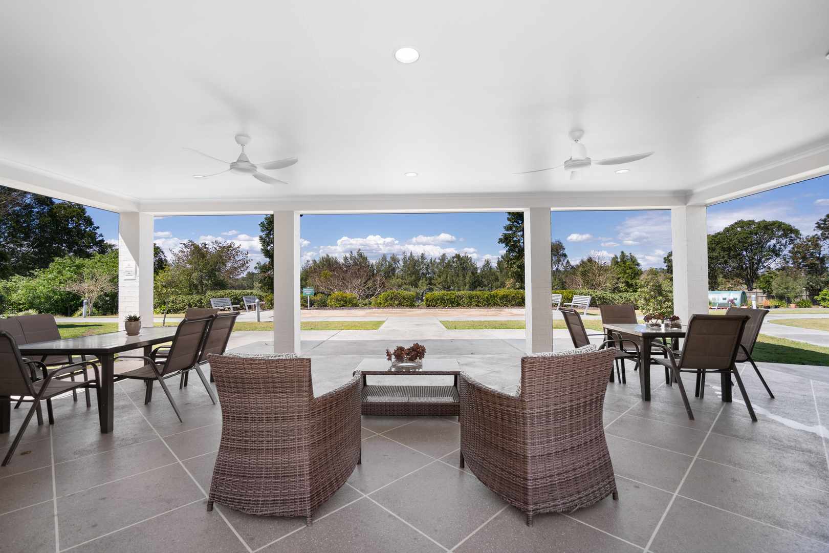 Modern & spacious one bedroom self-contained apartment