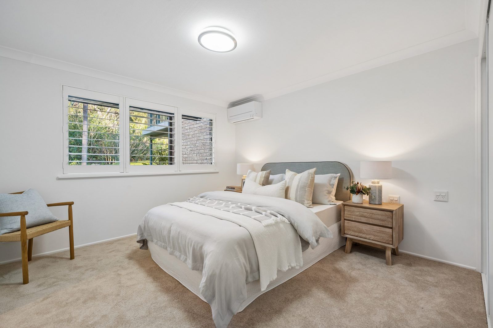 Peaceful north-easterly 2-bedroom residence embraced by greenery