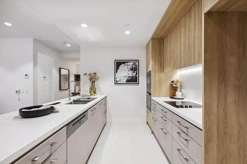 City Views and Spacious Design in Exclusive Apartment