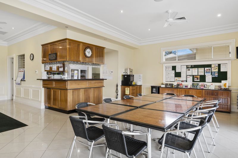 Two Bedroom Home Close To Clubhouse and Pool