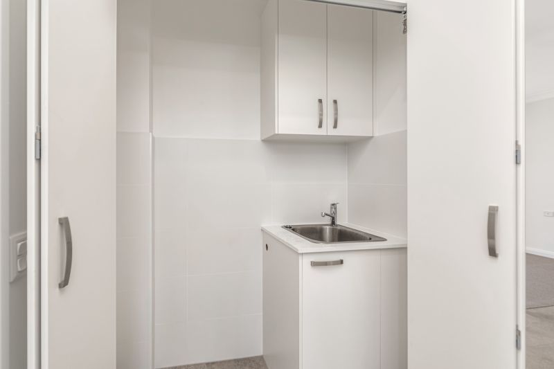 Serene retirement living with scenic golf course outlooks