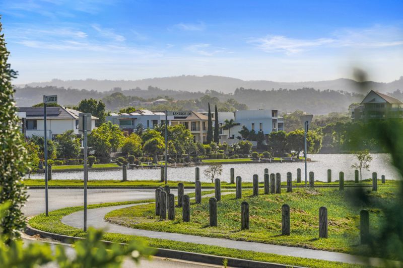 Overlooking Green Surrounds