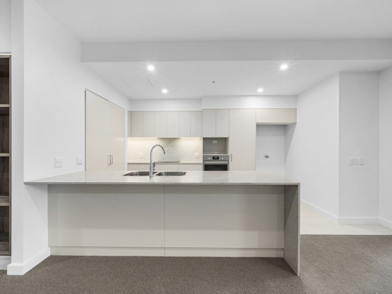 Spacious Living, Second Floor Position