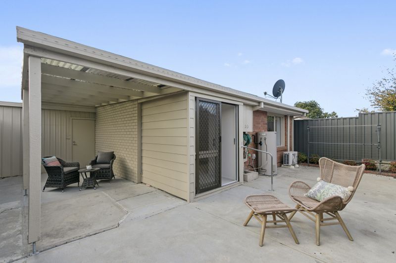 Beautifully presented with a lovely backyard villa