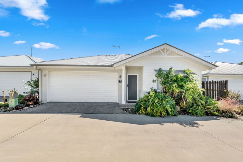 Beautiful Two bedroom Home + Study