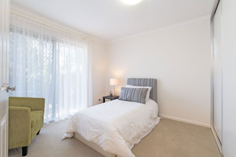 This lovely unit has street frontage