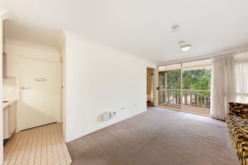 VENDORS KEEN TO SELL