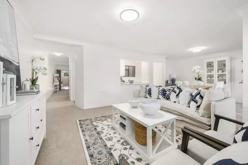 Refurbished large 2-bedroom unit with 4 outdoor spaces